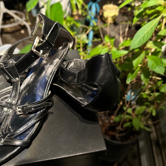 Nine West  7M Leather Strappy Low Heel Ankle Strap 2” Heel - Picture 4 of 5